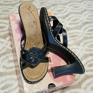 Mudd slide heel sandles